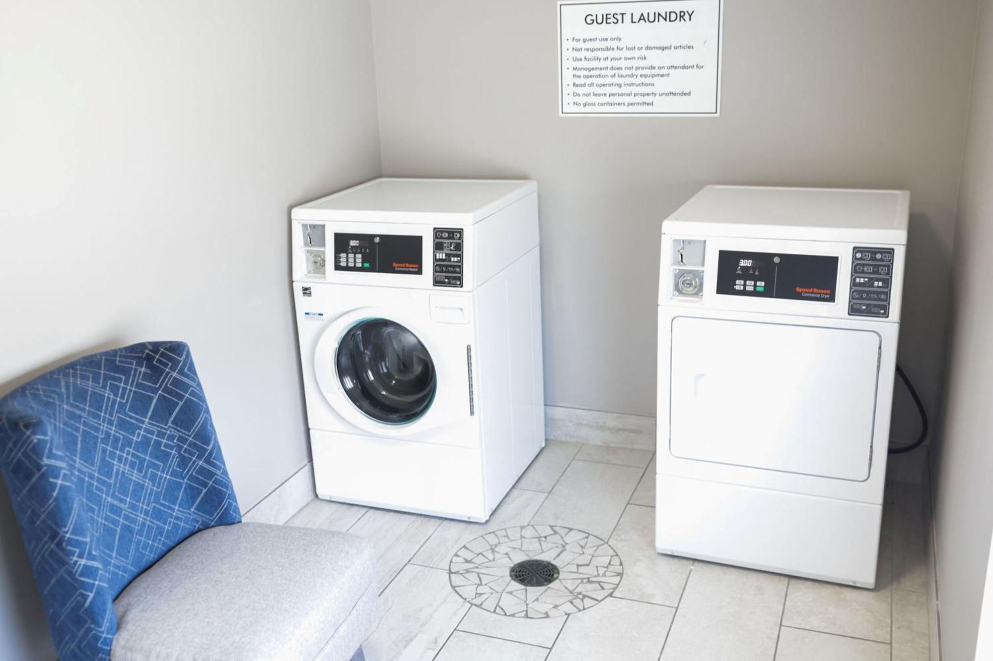 Holiday Inn Express & Suites Memphis Arpt Elvis Presley Blv By Ihg Bagian luar foto
