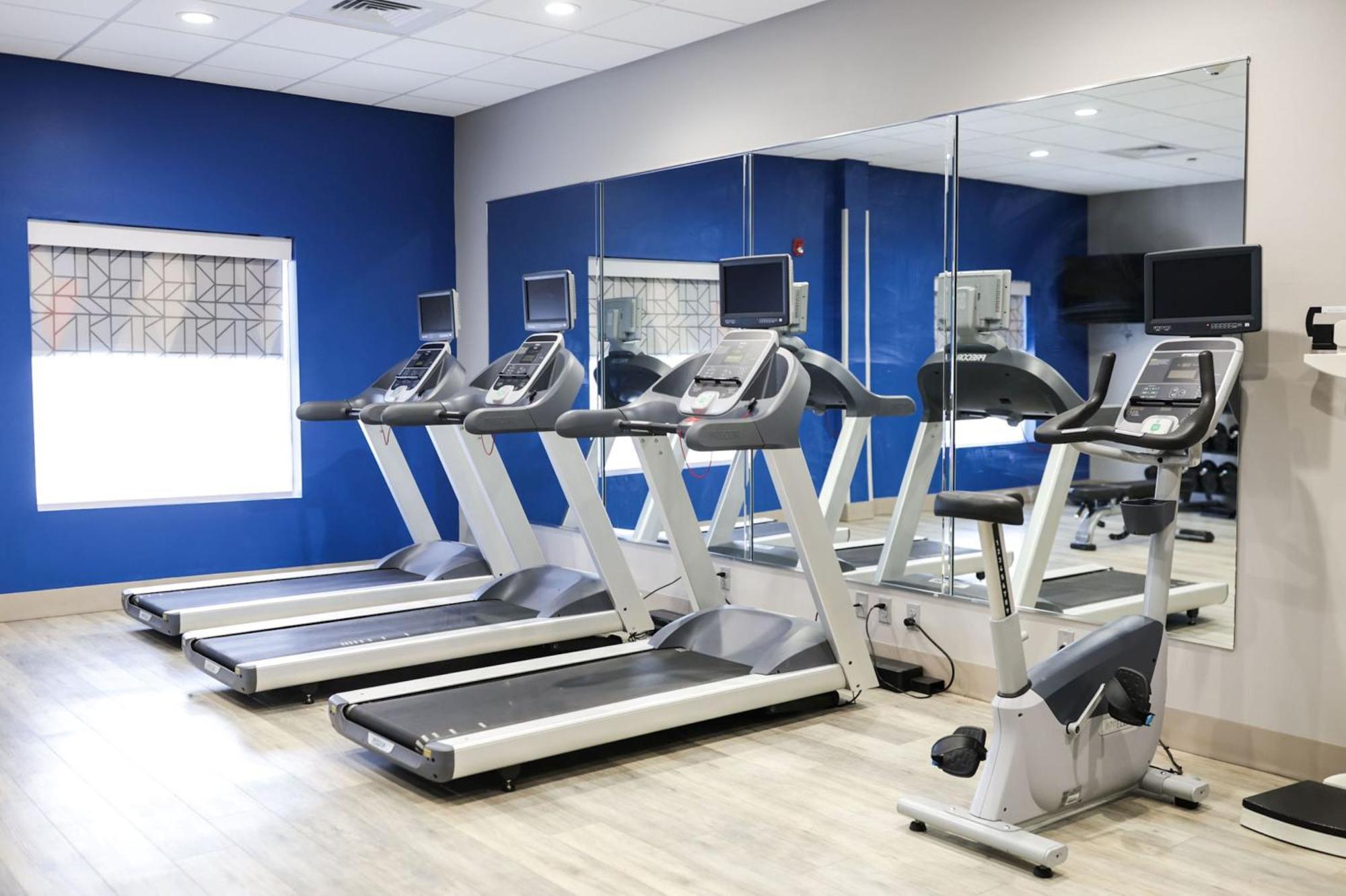 Holiday Inn Express & Suites Memphis Arpt Elvis Presley Blv By Ihg Bagian luar foto